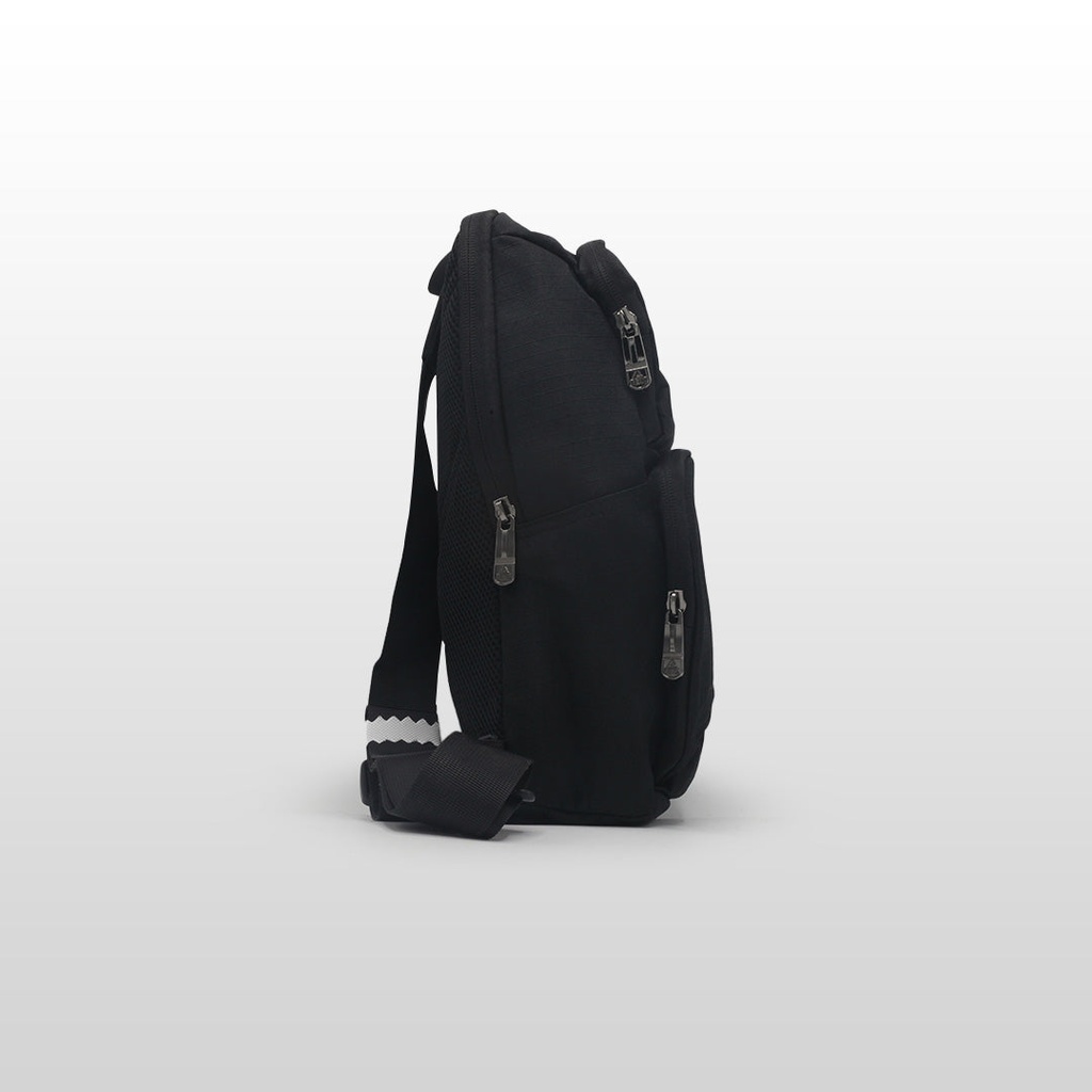 Peak Front Pack Black - 4
